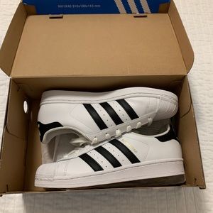 Adidas shoes size 7 never worn